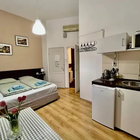 A13 Parliament Sunflower Cozy Apartment *