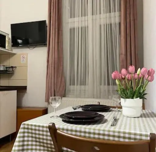 A13 Parliament Sunflower Cozy Βουδαπέστη