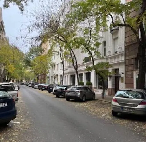 A13 Parliament Sunflower Cozy Βουδαπέστη